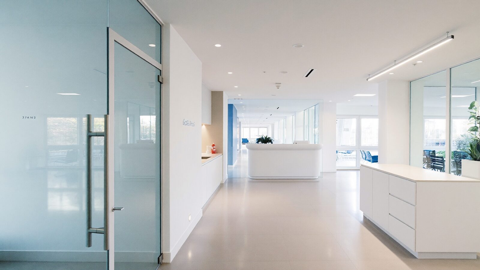 Ambiente sanitario moderno e pulito