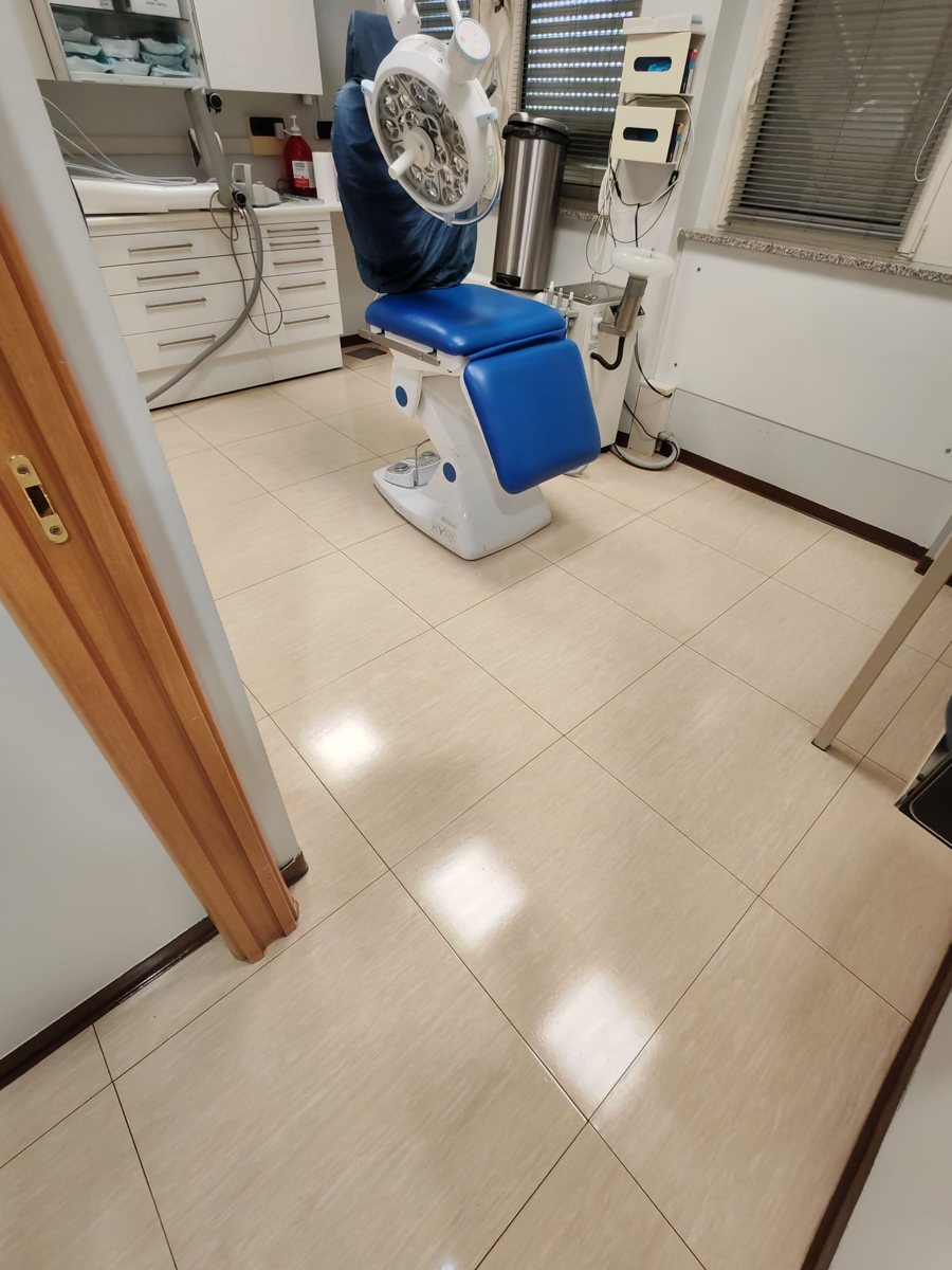 Deceratura e ceratura dei pavimenti in PVC: il caso del Centro Medico San Pietro